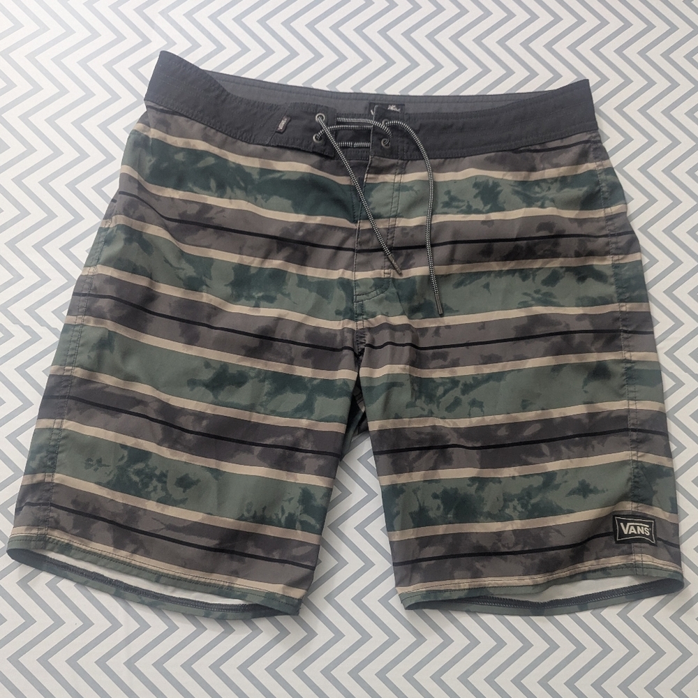 Men’s vans camo striped swim trunks Size 34